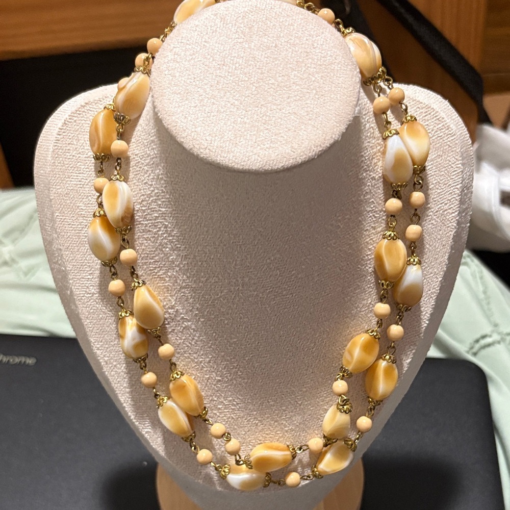 Elegant Gold and Cream Beaded Necklace